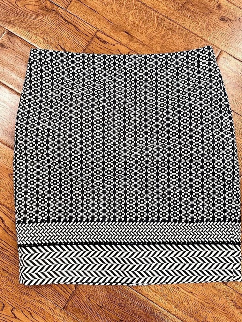 J.Crew Chevron pencil skirt Black & White Size 14